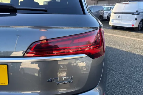 GL21FND Audi Q5 2.0 TDI 40 S line S Tronic quattro Euro 6 (s/s) 5dr Thumbnail #27