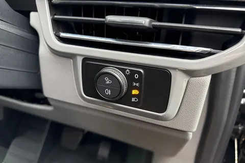 CX75JUK Volkswagen Transporter 2.0 TDI T28 Commerce Pro Auto FWD SWB Euro 6 (s/s) 5dr Thumbnail #28