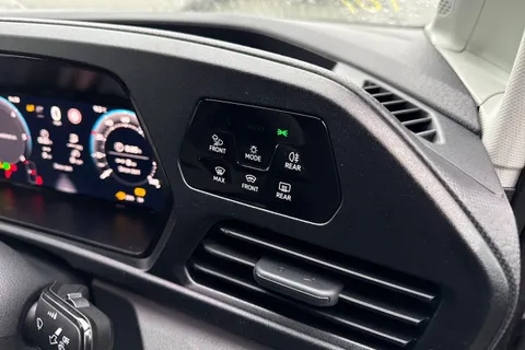 CX75JWC Volkswagen Caddy 2.0 TDI C20 Commerce Pro DSG SWB Euro 6 (s/s) 5dr Thumbnail #28