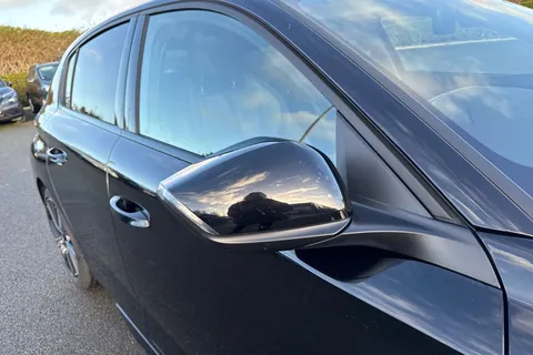 KR25RLU PEUGEOT 308 1.2 HYBRID GT e-DSC6 Euro 6 (s/s) 5dr Thumbnail #28