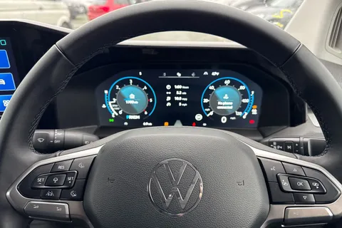 CX75JUK Volkswagen Transporter 2.0 TDI T28 Commerce Pro Auto FWD SWB Euro 6 (s/s) 5dr Thumbnail #29