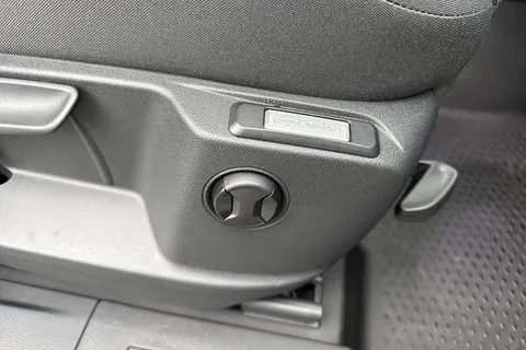 CX75JWC Volkswagen Caddy 2.0 TDI C20 Commerce Pro DSG SWB Euro 6 (s/s) 5dr Thumbnail #29