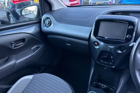 DV19BPZ Toyota Aygo 1.0 VVT-i x-plore Euro 6 5dr Thumbnail #20