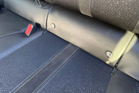 KR25RLU PEUGEOT 308 1.2 HYBRID GT e-DSC6 Euro 6 (s/s) 5dr Thumbnail #31