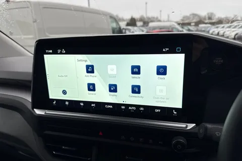 CX75JUK Volkswagen Transporter 2.0 TDI T28 Commerce Pro Auto FWD SWB Euro 6 (s/s) 5dr Thumbnail #32