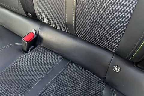 KO74XNT PEUGEOT 208 1.2 PureTech GT Euro 6 (s/s) 5dr Thumbnail #32