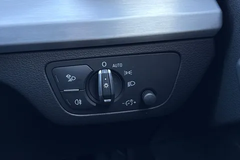 DS72LEJ Audi Q5 2.0 TDI 40 S line S Tronic quattro Euro 6 (s/s) 5dr Thumbnail #59