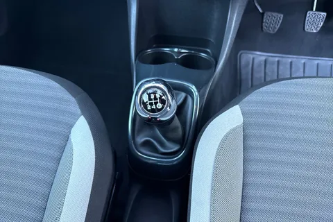 DV19BPZ Toyota Aygo 1.0 VVT-i x-plore Euro 6 5dr Thumbnail #23