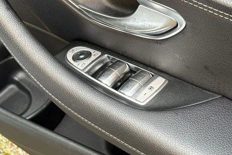 BF68MPX Mercedes-Benz E Class E220d AMG Line 5dr 9G-Tronic Thumbnail #24