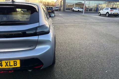 KO74XLB PEUGEOT 208 1.2 PureTech GT Euro 6 (s/s) 5dr Thumbnail #32