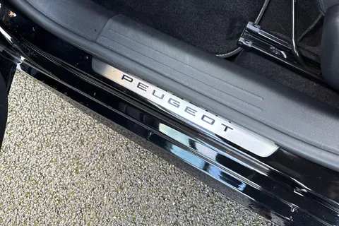 KO74XNT PEUGEOT 208 1.2 PureTech GT Euro 6 (s/s) 5dr Thumbnail #33