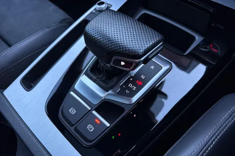 DE71RZW Audi Q5 2.0 TFSI 45 S line Sportback S Tronic quattro Euro 6 (s/s) 5dr Thumbnail #24