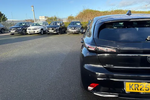 KR25RLU PEUGEOT 308 1.2 HYBRID GT e-DSC6 Euro 6 (s/s) 5dr Thumbnail #33