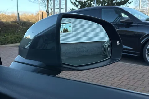 DS72LEJ Audi Q5 2.0 TDI 40 S line S Tronic quattro Euro 6 (s/s) 5dr Thumbnail #61