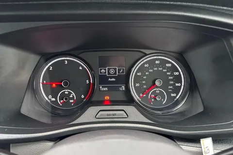 CX74LCJ Volkswagen Transporter 2.0 TDI T30 Highline Kombi FWD SWB Euro 6 (s/s) 5dr Thumbnail #33