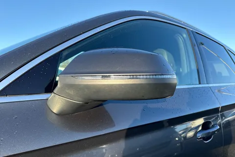 GL21FND Audi Q5 2.0 TDI 40 S line S Tronic quattro Euro 6 (s/s) 5dr Thumbnail #35