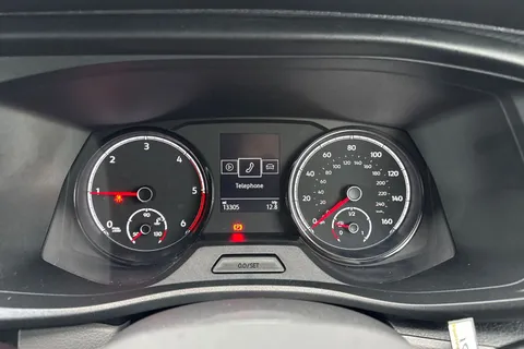 CX74LCJ Volkswagen Transporter 2.0 TDI T30 Highline Kombi FWD SWB Euro 6 (s/s) 5dr Thumbnail #34
