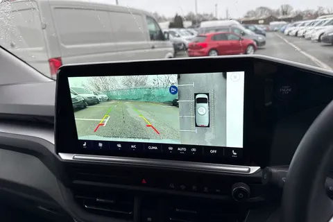 CX75JUK Volkswagen Transporter 2.0 TDI T28 Commerce Pro Auto FWD SWB Euro 6 (s/s) 5dr Thumbnail #36