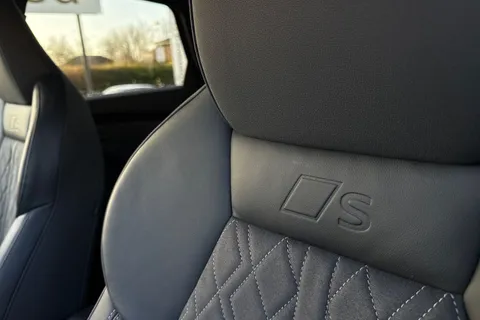 BL25SZT Audi Q5 SUV Edition 1 TDI quattro 204 PS S tronic Thumbnail #36