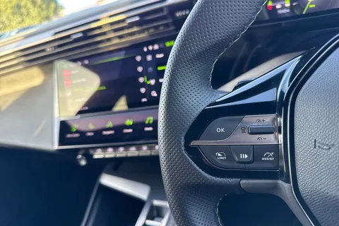 KR25RLU PEUGEOT 308 1.2 HYBRID GT e-DSC6 Euro 6 (s/s) 5dr Thumbnail #37