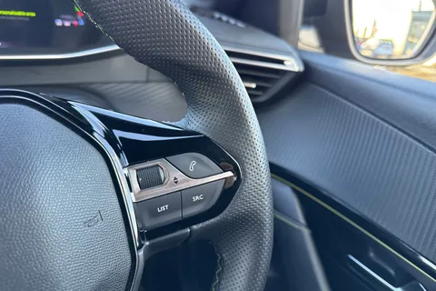 KO74XNT PEUGEOT 208 1.2 PureTech GT Euro 6 (s/s) 5dr Thumbnail #38