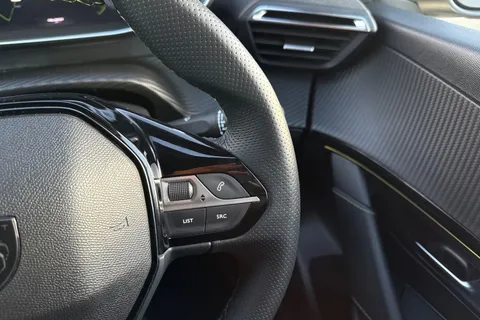 KO74XLB PEUGEOT 208 1.2 PureTech GT Euro 6 (s/s) 5dr Thumbnail #38