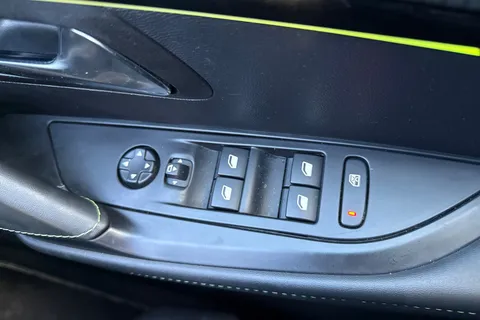 KO74XNT PEUGEOT 208 1.2 PureTech GT Euro 6 (s/s) 5dr Thumbnail #40