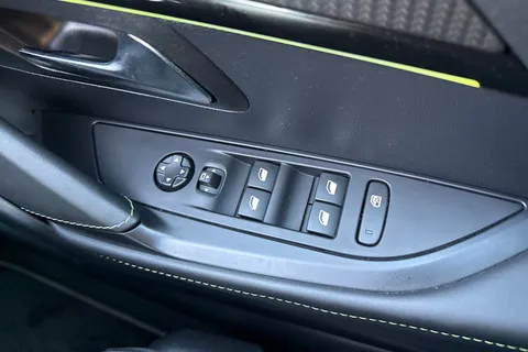 KO74XLB PEUGEOT 208 1.2 PureTech GT Euro 6 (s/s) 5dr Thumbnail #40