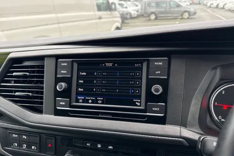 CX74LCJ Volkswagen Transporter 2.0 TDI T30 Highline Kombi FWD SWB Euro 6 (s/s) 5dr Thumbnail #40