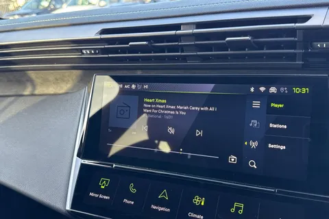 KR25RLU PEUGEOT 308 1.2 HYBRID GT e-DSC6 Euro 6 (s/s) 5dr Thumbnail #41