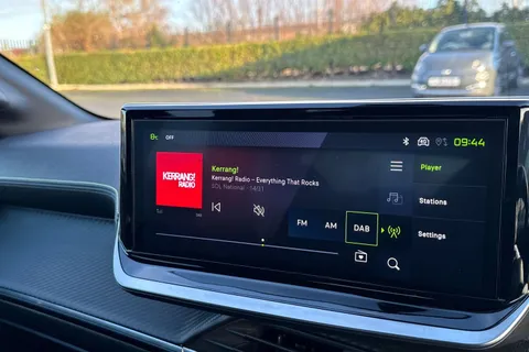 KO74XLB PEUGEOT 208 1.2 PureTech GT Euro 6 (s/s) 5dr Thumbnail #42