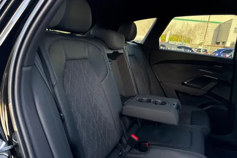 BL25SZT Audi Q5 SUV Edition 1 TDI quattro 204 PS S tronic Thumbnail #43