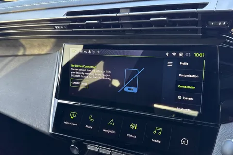 KR25RLU PEUGEOT 308 1.2 HYBRID GT e-DSC6 Euro 6 (s/s) 5dr Thumbnail #43