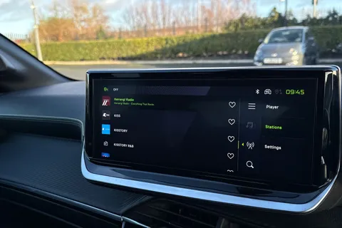 KO74XLB PEUGEOT 208 1.2 PureTech GT Euro 6 (s/s) 5dr Thumbnail #43