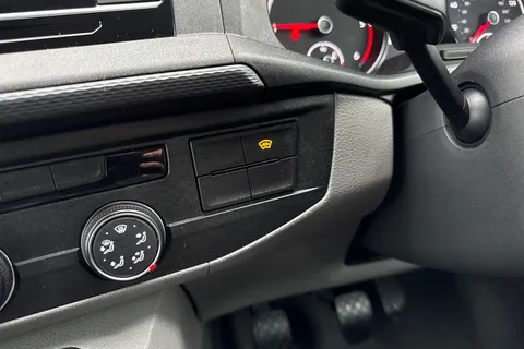 CX74LCJ Volkswagen Transporter 2.0 TDI T30 Highline Kombi FWD SWB Euro 6 (s/s) 5dr Thumbnail #43