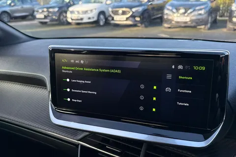 KO74XNT PEUGEOT 208 1.2 PureTech GT Euro 6 (s/s) 5dr Thumbnail #45