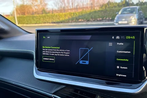 KO74XLB PEUGEOT 208 1.2 PureTech GT Euro 6 (s/s) 5dr Thumbnail #44