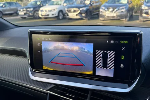 KO74XNT PEUGEOT 208 1.2 PureTech GT Euro 6 (s/s) 5dr Thumbnail #47