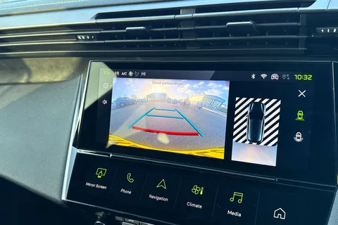 KR25RLU PEUGEOT 308 1.2 HYBRID GT e-DSC6 Euro 6 (s/s) 5dr Thumbnail #47