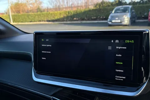 KO74XLB PEUGEOT 208 1.2 PureTech GT Euro 6 (s/s) 5dr Thumbnail #47