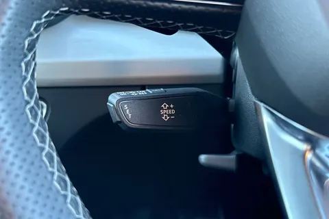 GL21FND Audi Q5 2.0 TDI 40 S line S Tronic quattro Euro 6 (s/s) 5dr Thumbnail #49