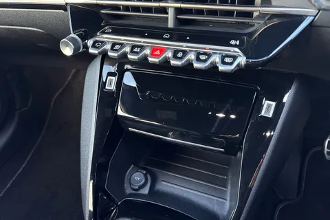 KO74XNT PEUGEOT 208 1.2 PureTech GT Euro 6 (s/s) 5dr Thumbnail #50