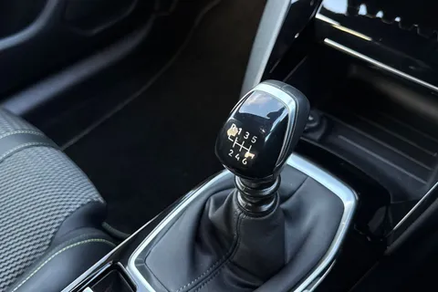 KO74XNT PEUGEOT 208 1.2 PureTech GT Euro 6 (s/s) 5dr Thumbnail #51