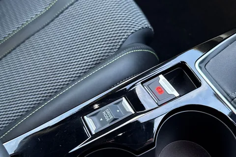 KO74XNT PEUGEOT 208 1.2 PureTech GT Euro 6 (s/s) 5dr Thumbnail #52