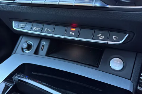 DE71RZW Audi Q5 2.0 TFSI 45 S line Sportback S Tronic quattro Euro 6 (s/s) 5dr Thumbnail #44