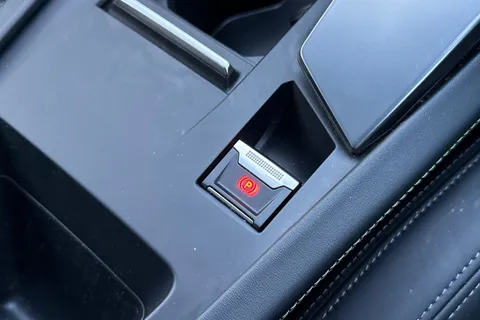 KR25RLU PEUGEOT 308 1.2 HYBRID GT e-DSC6 Euro 6 (s/s) 5dr Thumbnail #54