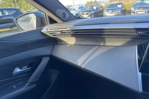 KR25RLU PEUGEOT 308 1.2 HYBRID GT e-DSC6 Euro 6 (s/s) 5dr Thumbnail #58