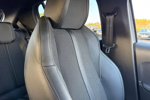 KO74XLB PEUGEOT 208 1.2 PureTech GT Euro 6 (s/s) 5dr Thumbnail #57