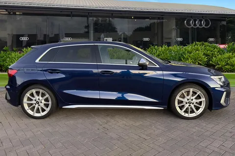 DG23BXC Audi S3 2.0 TFSI Sportback S Tronic quattro Euro 6 (s/s) 5dr Thumbnail #3