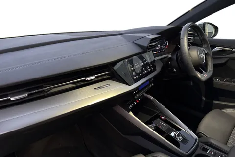 DG23BXC Audi S3 2.0 TFSI Sportback S Tronic quattro Euro 6 (s/s) 5dr Thumbnail #14